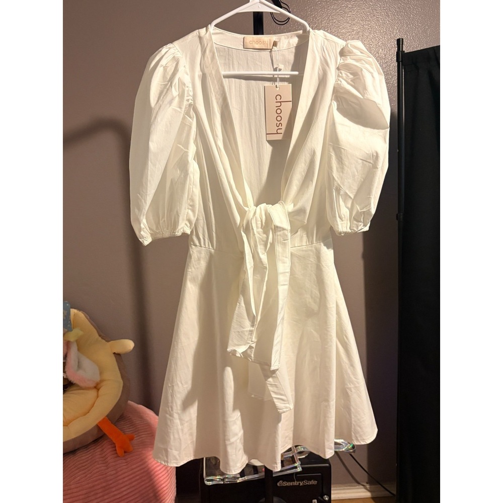 Choosy -‎ White Dress, Puffy Sleeves,Low Cut, Knot Tie Closure, Side Zip Sz XS